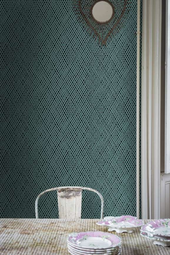 amime-4404-wallpaper-lifestyle.jpg