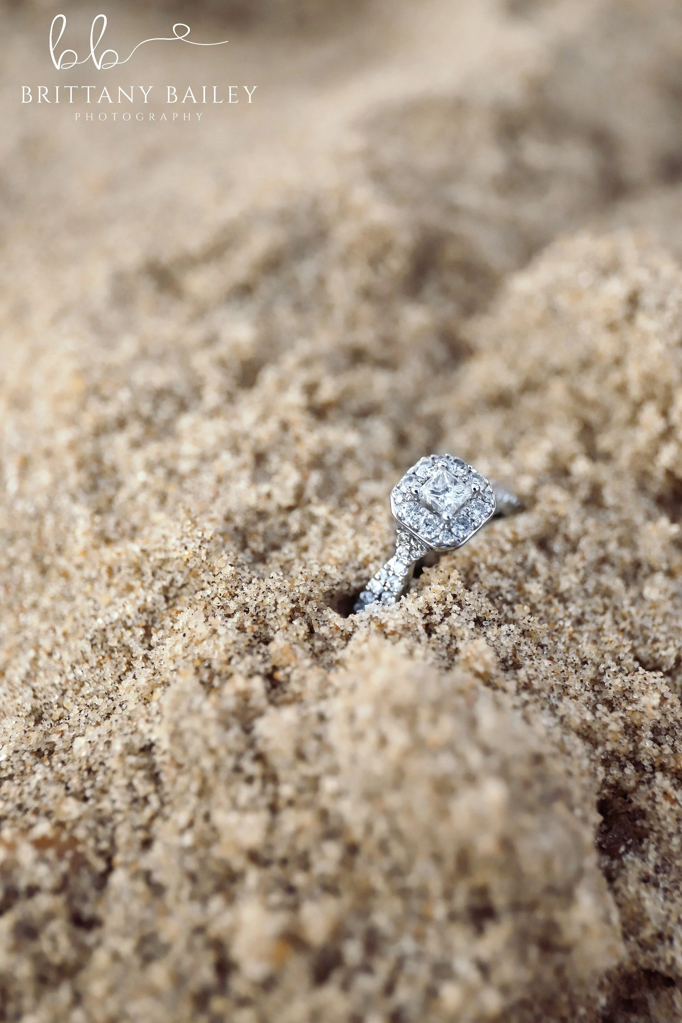 ZacharyGrimmett-Jessica-BeachProposal-text7.jpg