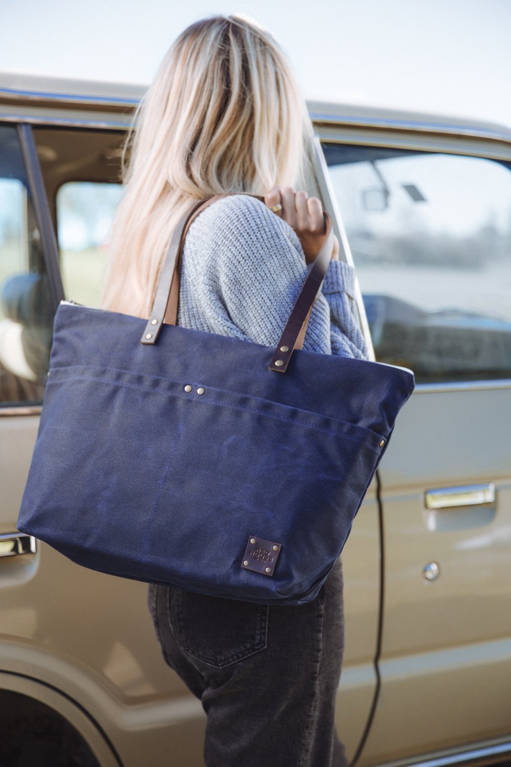 large tote navy