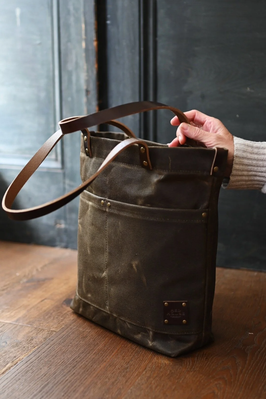 9B41827E-7A72-4F0B-86C7-35F61FF589F3