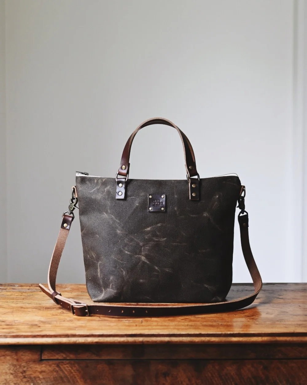 WAXED CANVAS CROSSBODY BAG — RED HOUSE