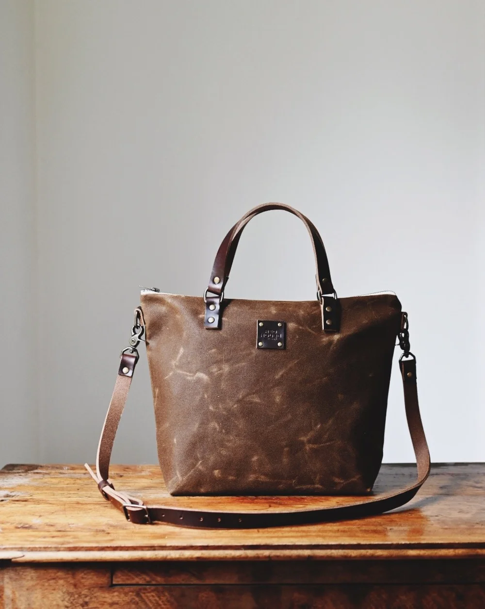 WAXED CANVAS CROSSBODY BAG — RED HOUSE