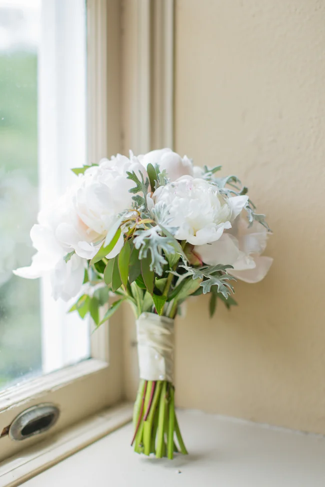 Fab-You-Bliss-Two-Maries-Robbins-Hunter-Museum-Wedding-01.jpg