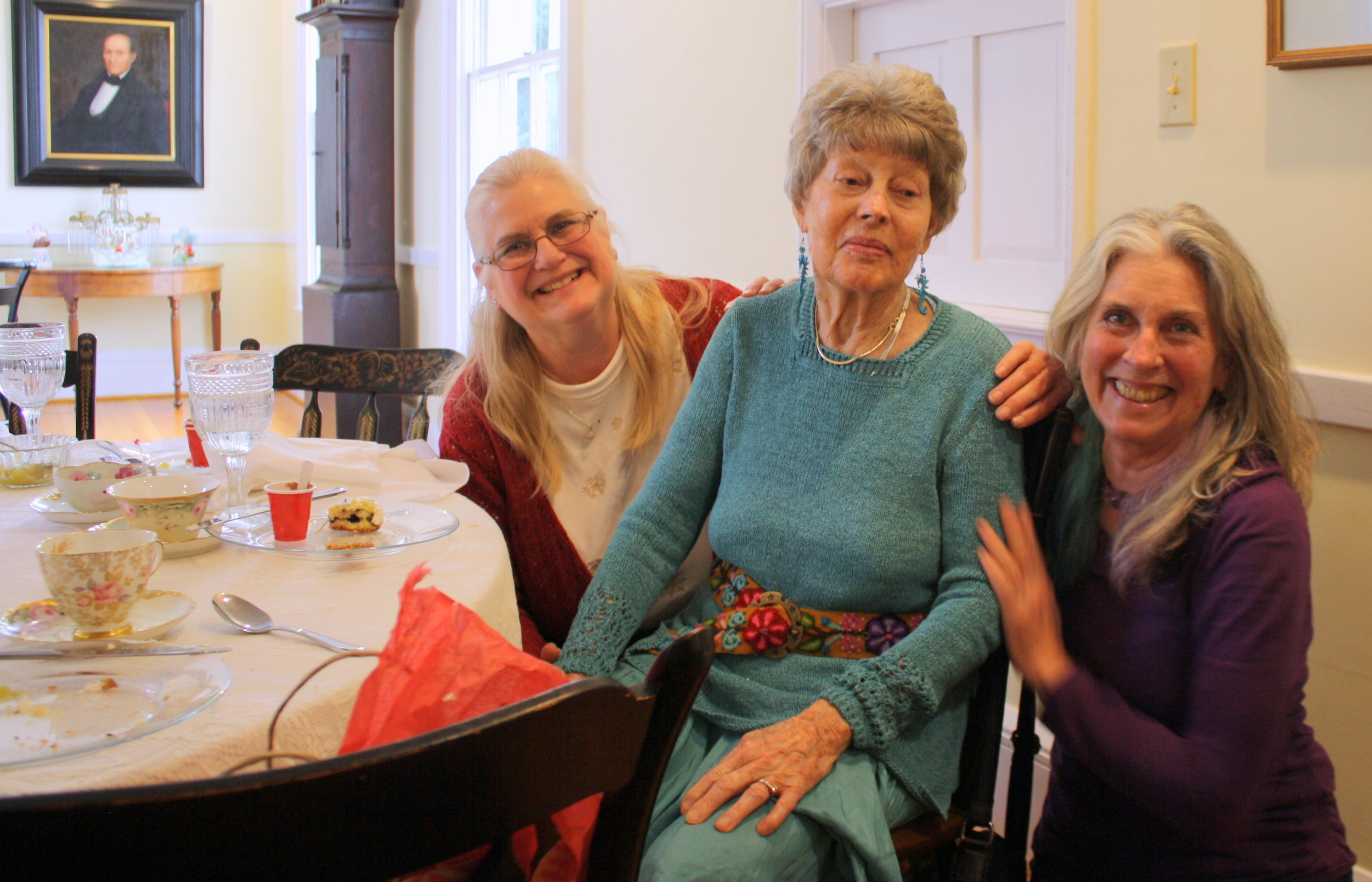 Flo Gibson (center) shown here with two of her children: daughter Kathy Maloney (L) and Shirley McClelland (R).