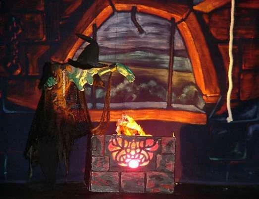 Stevens Puppets Presents The Wizard Of Oz