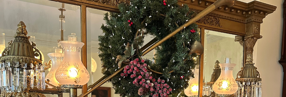 Christmas Candlelight Walking Tour