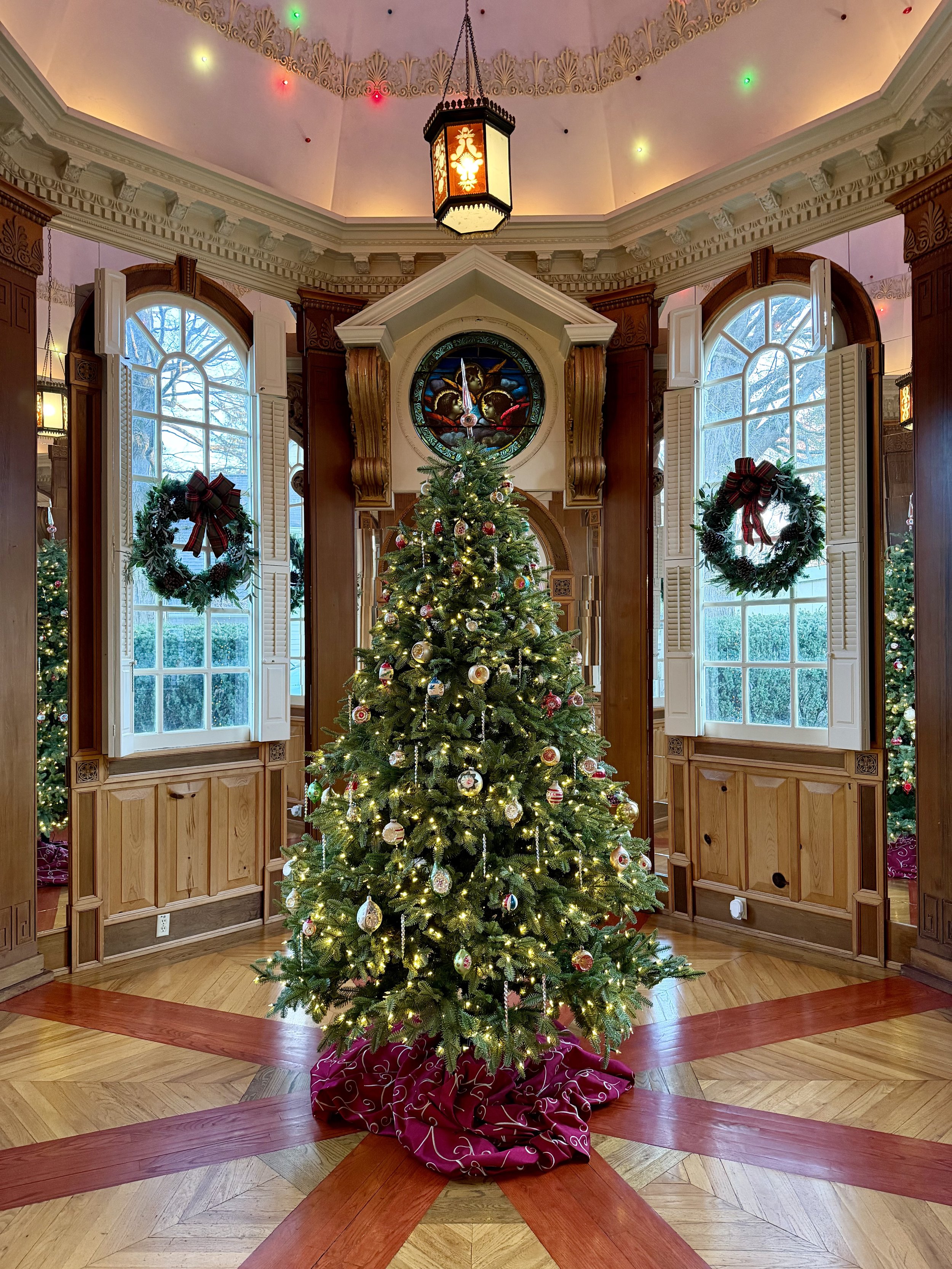 Granville’s Christmas Candlelight Walking Tour  at the Robbins Hunter Museum