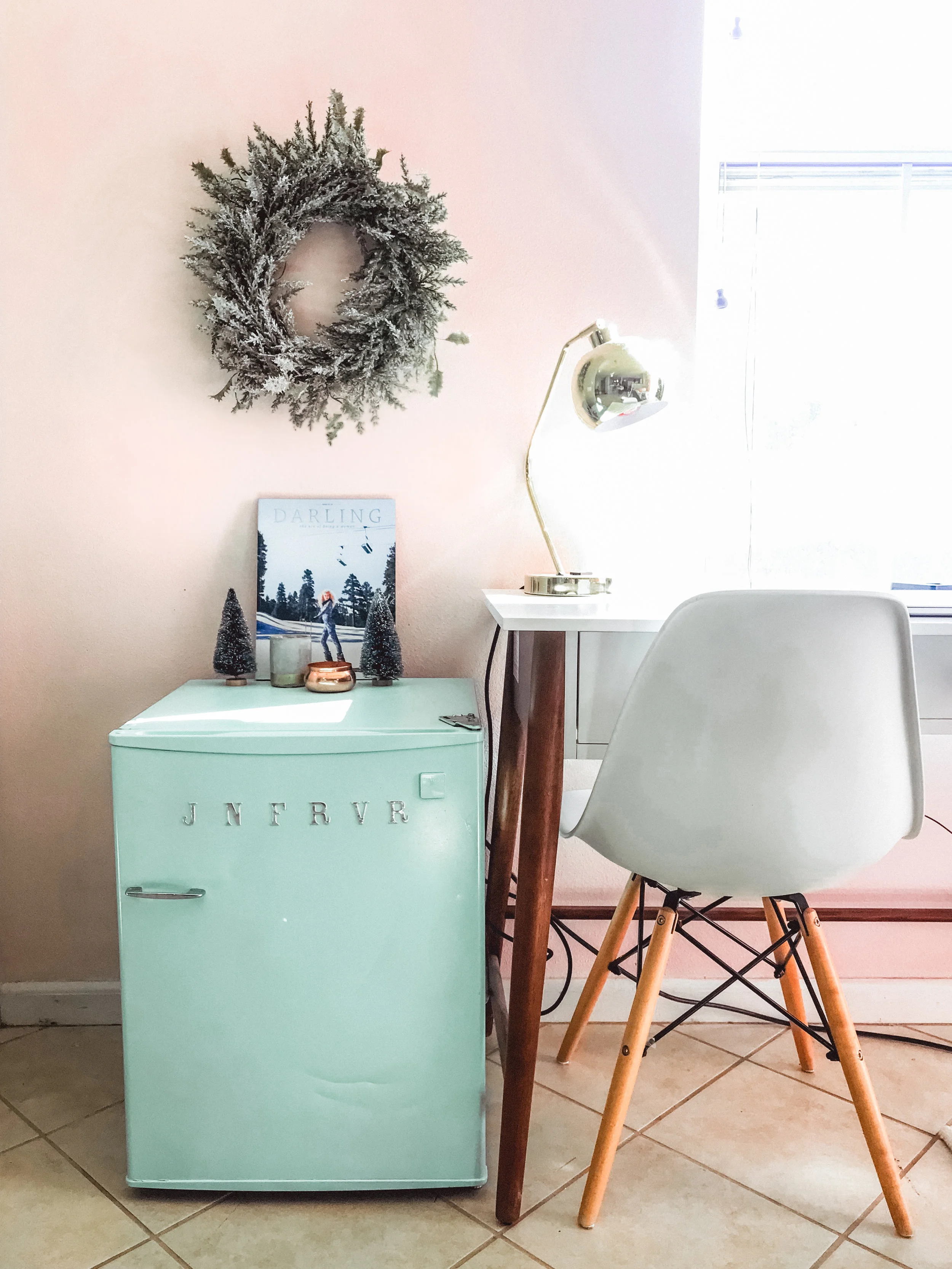  DIY RETRO MINI FRIDGE ($9!)
