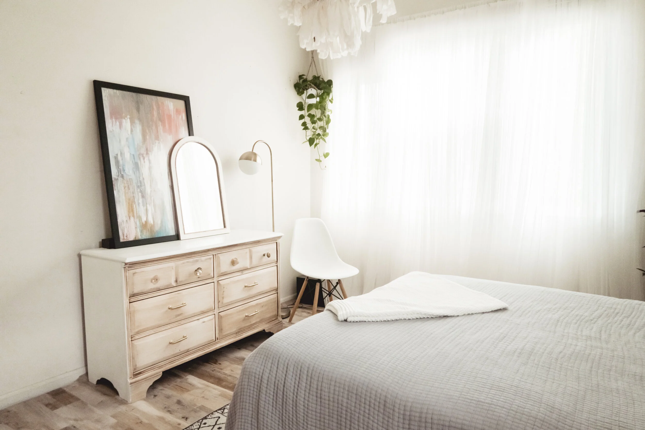 Tips For Getting A Professional Paint Look on DIY Furniture