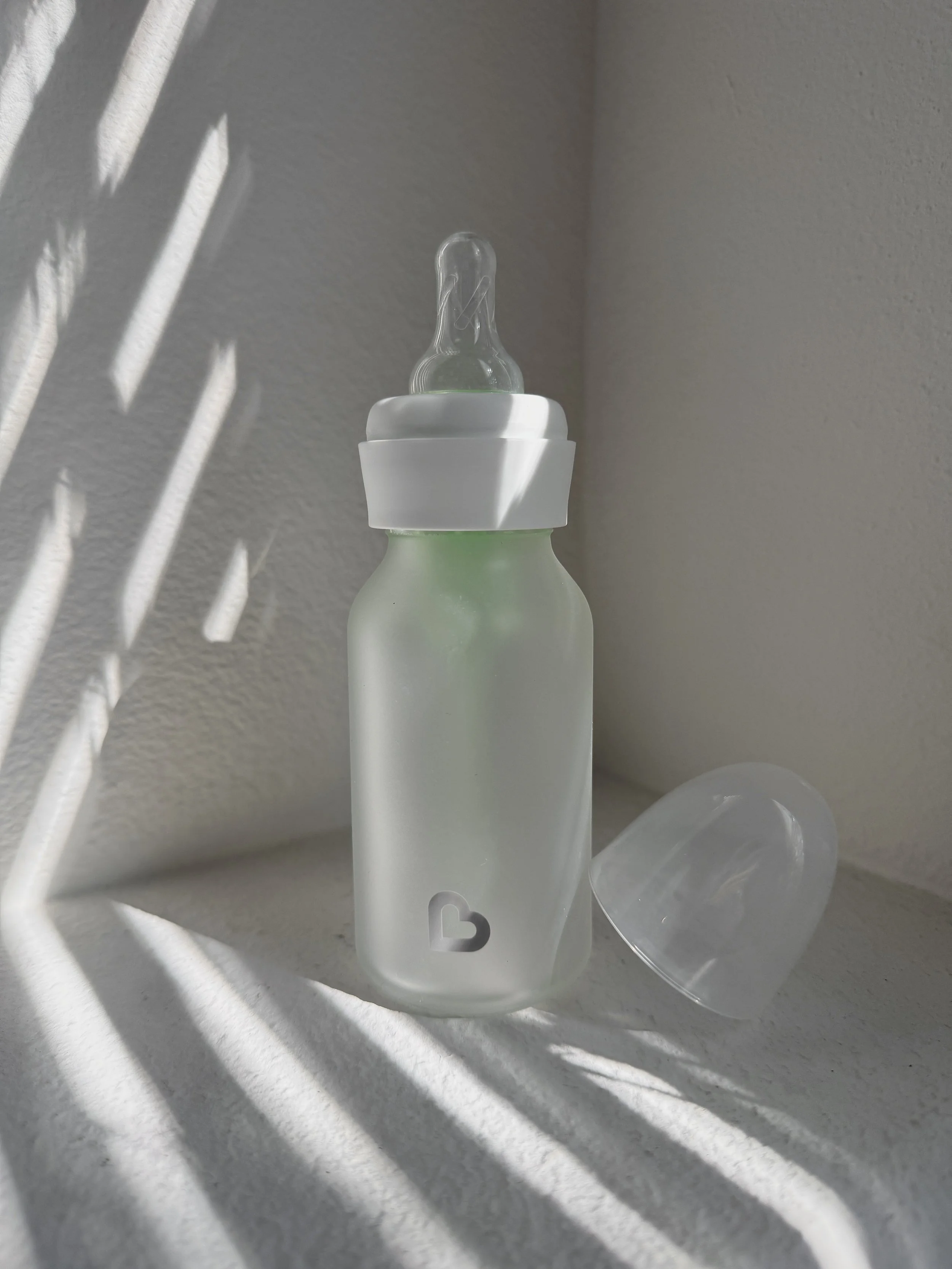Glass Baby Bottles That Won't Break: Munchkin Bond Silicone Glass