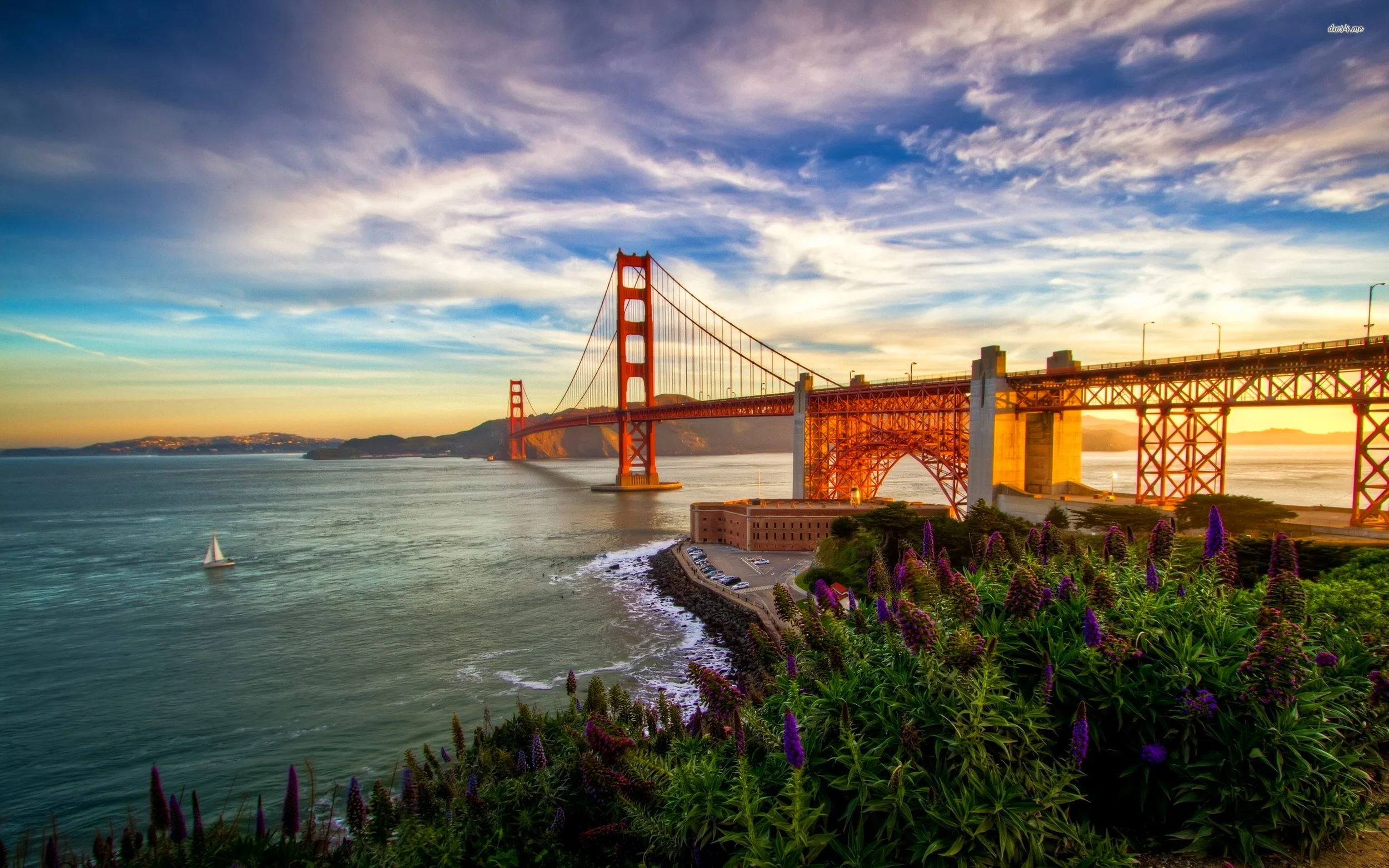 43282-fort-point-masonry-beneath-golden-gate-bridge-2560x1600-world-wallpaper.jpg
