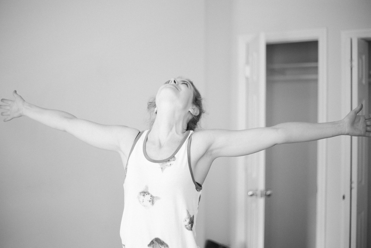 Soaking in those last few moments in my old apartment. Goodbye bedroom, goodbye floors, goodbye ceilings!