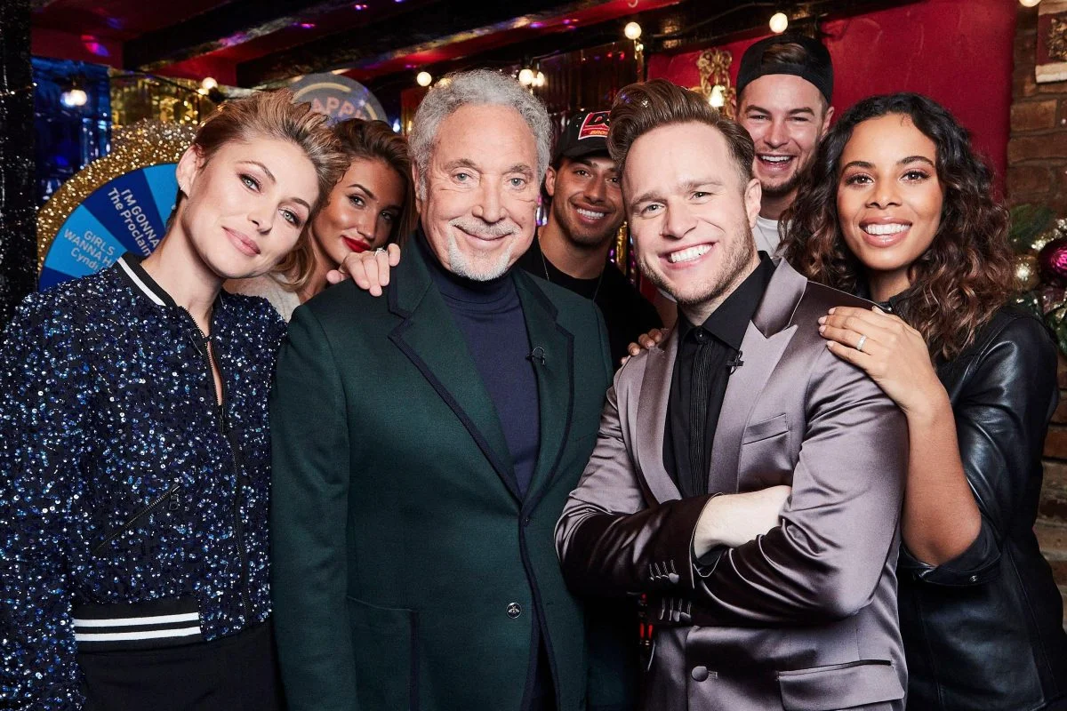 olly murs happy hour.jpg