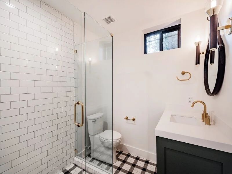 Bathroom_800x600_3058106.jpg