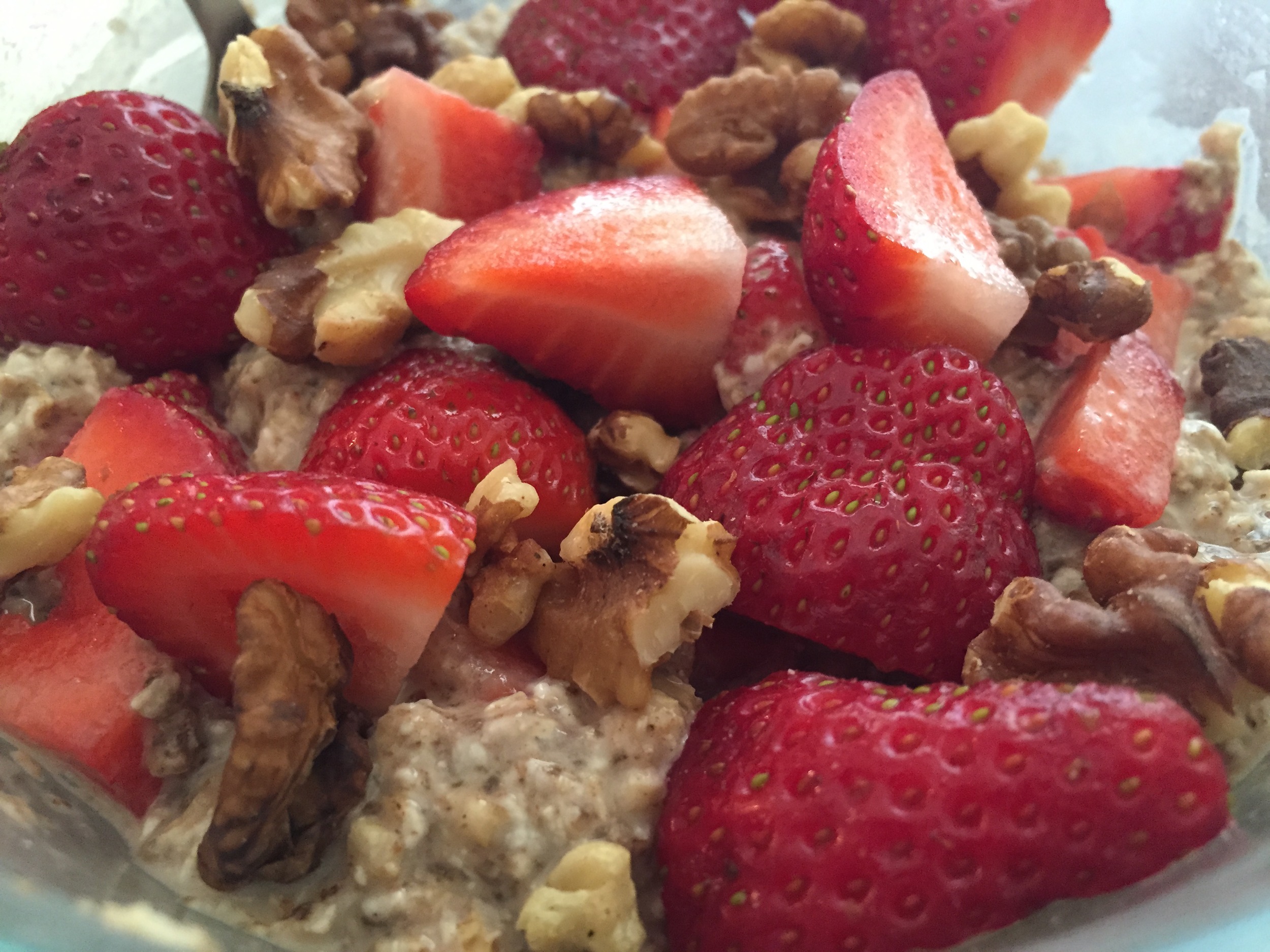 Overnight Oats with Strawberries and Walnuts