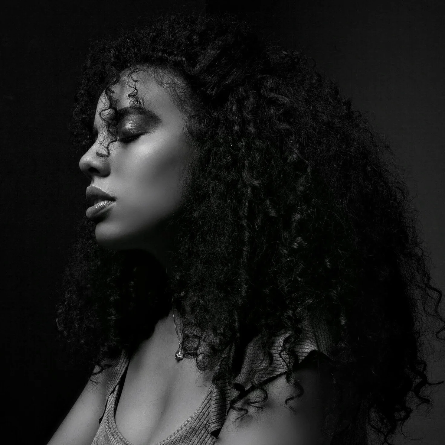 Crispi Jade Lilly Black and White.jpg