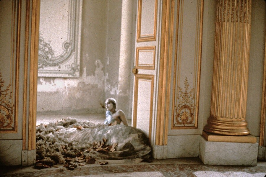 dam-images-daily-2015-01-deborah-turbeville-deborah-turbeville-versailles-photographs-01.jpg