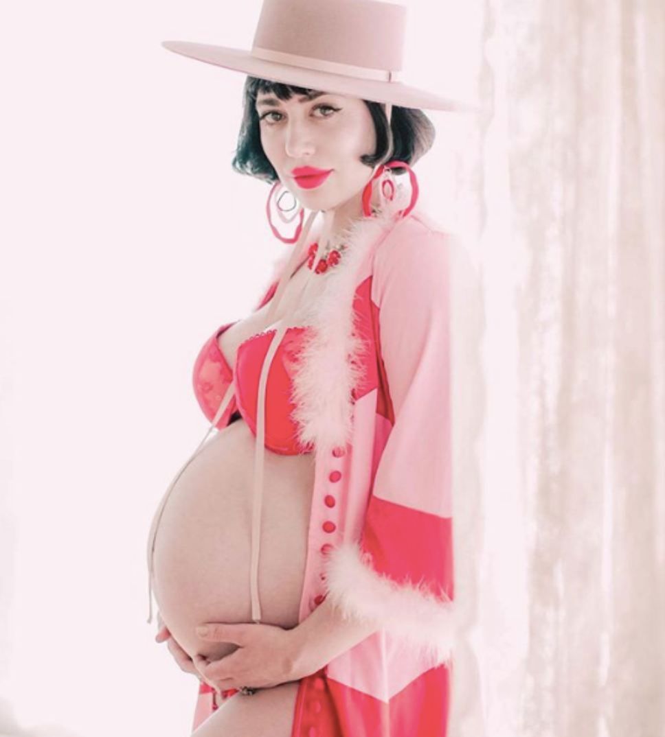 Amy Roiland - @afashionnerd