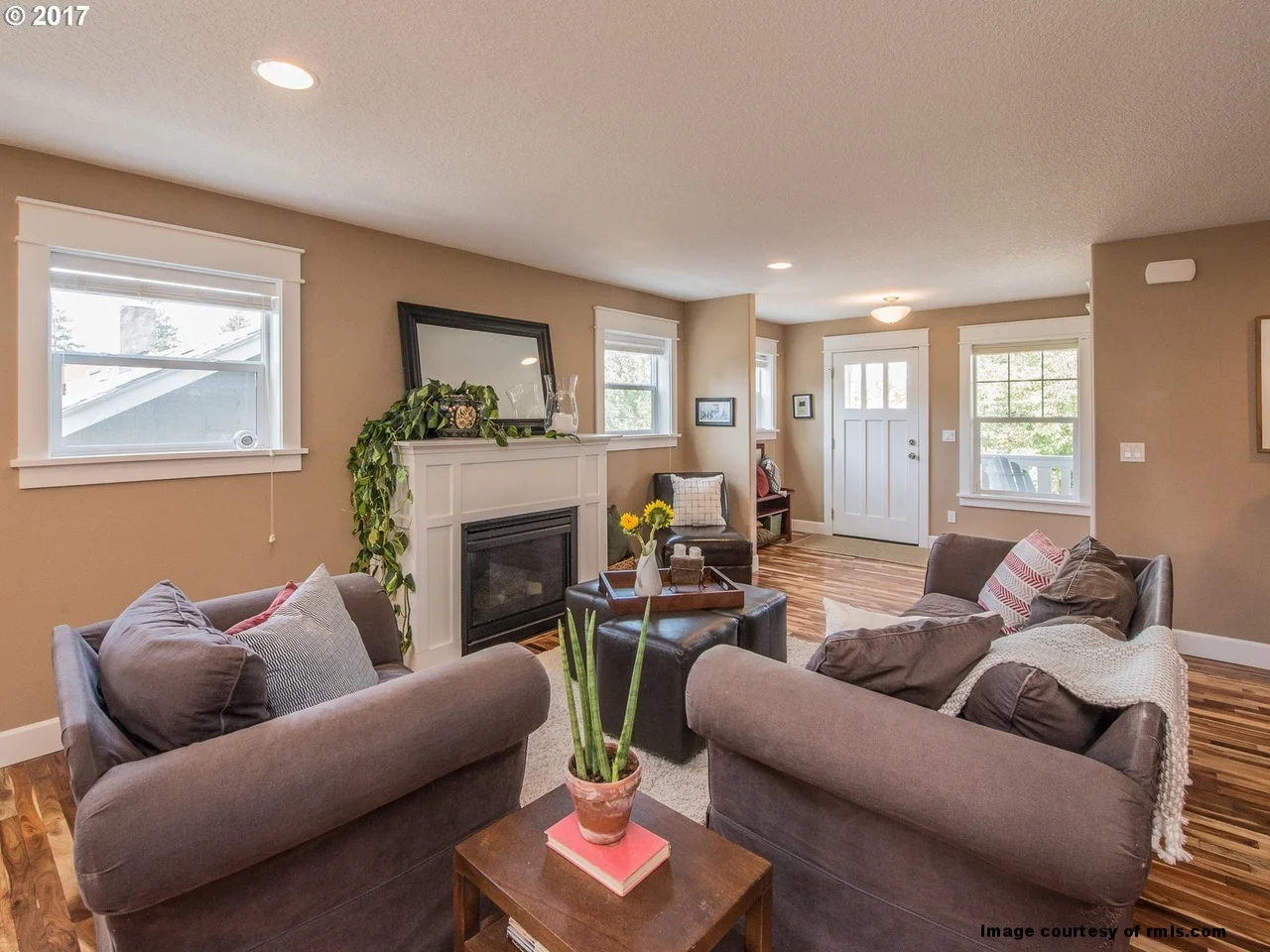 EQ Homes int. pic 16.jpg