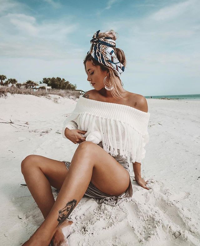 Always getting asked how to wear headbands & scarfs👆🏻like this people..... just like this, @kelsrfloyd has #nailedit just play around and have fun with it!
Did you notice we now sell them in our salon? Check them out next time you’re in and we can pop one in to show you how to do it 😉 happy Friyay @lexibannister_hair #lexibannisterhair ..
..
#headscarfs #hairscarf #hairscarfs #canberrahairdresser #canberrahair #canberrafashion #canberrasalon #beachhairdontcare #beachblondehair #beachhair #brondebalayage #brondehair #blondehighlights #hairstyles #livedinhair #citiesbesthairartist
