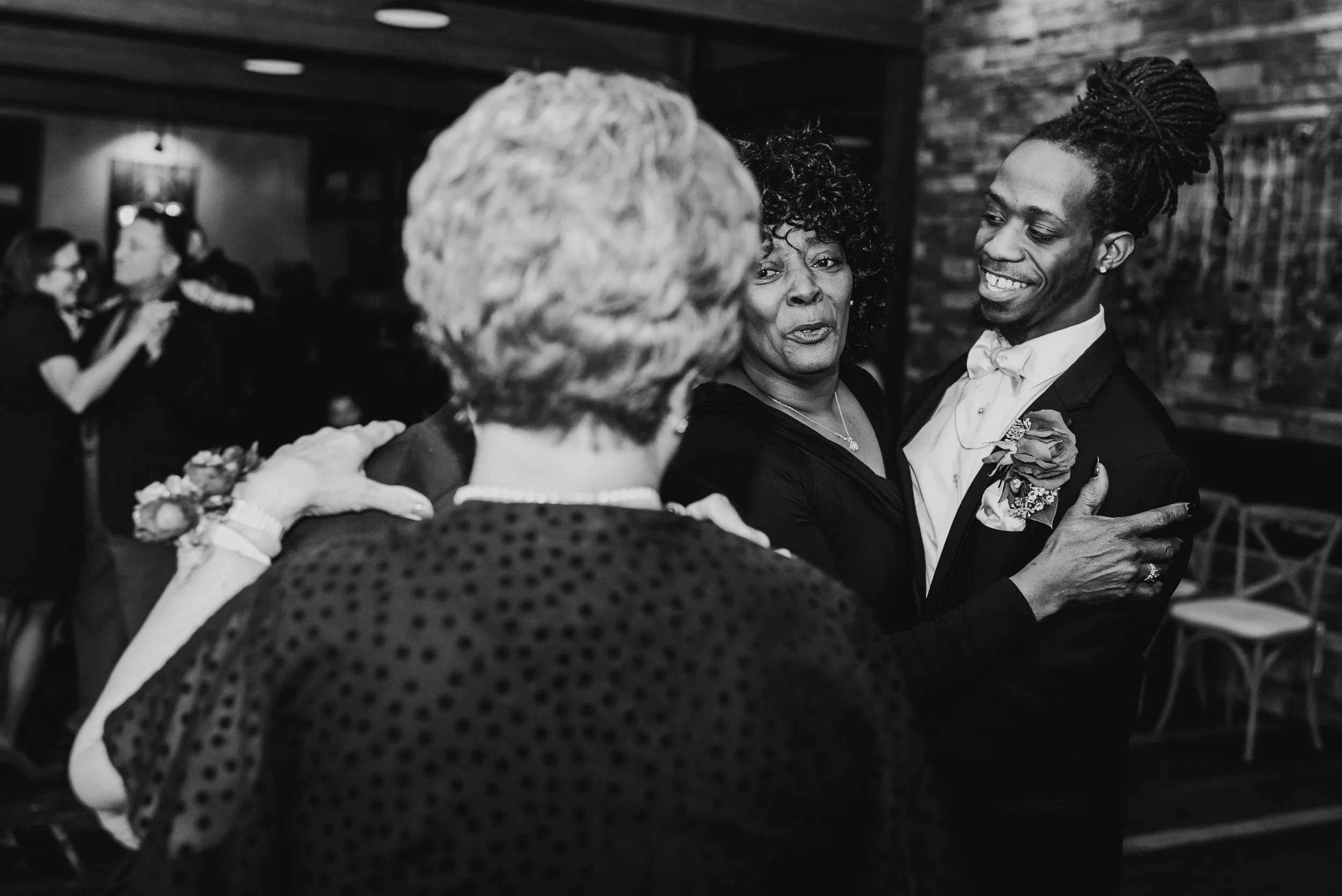 Steena-Anne-Photography-Ellen-Tevin-Excelsior-Elopement201.jpg