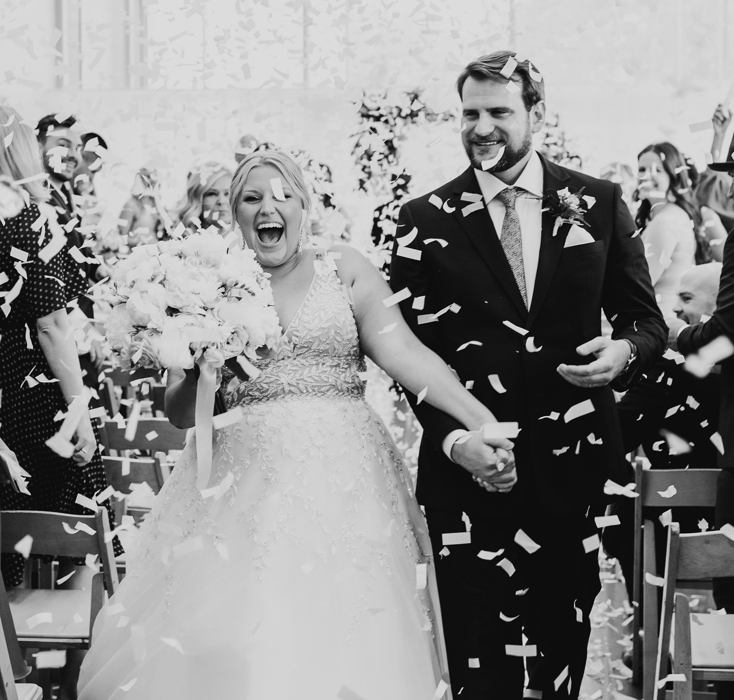 Moments from Natalie + Nick&rsquo;s ceremony that I fell in love with!! 

The @mnstatefair used to hold weddings in the North End Event Center and I&rsquo;m ready + willing to sign any petition to bring them back.