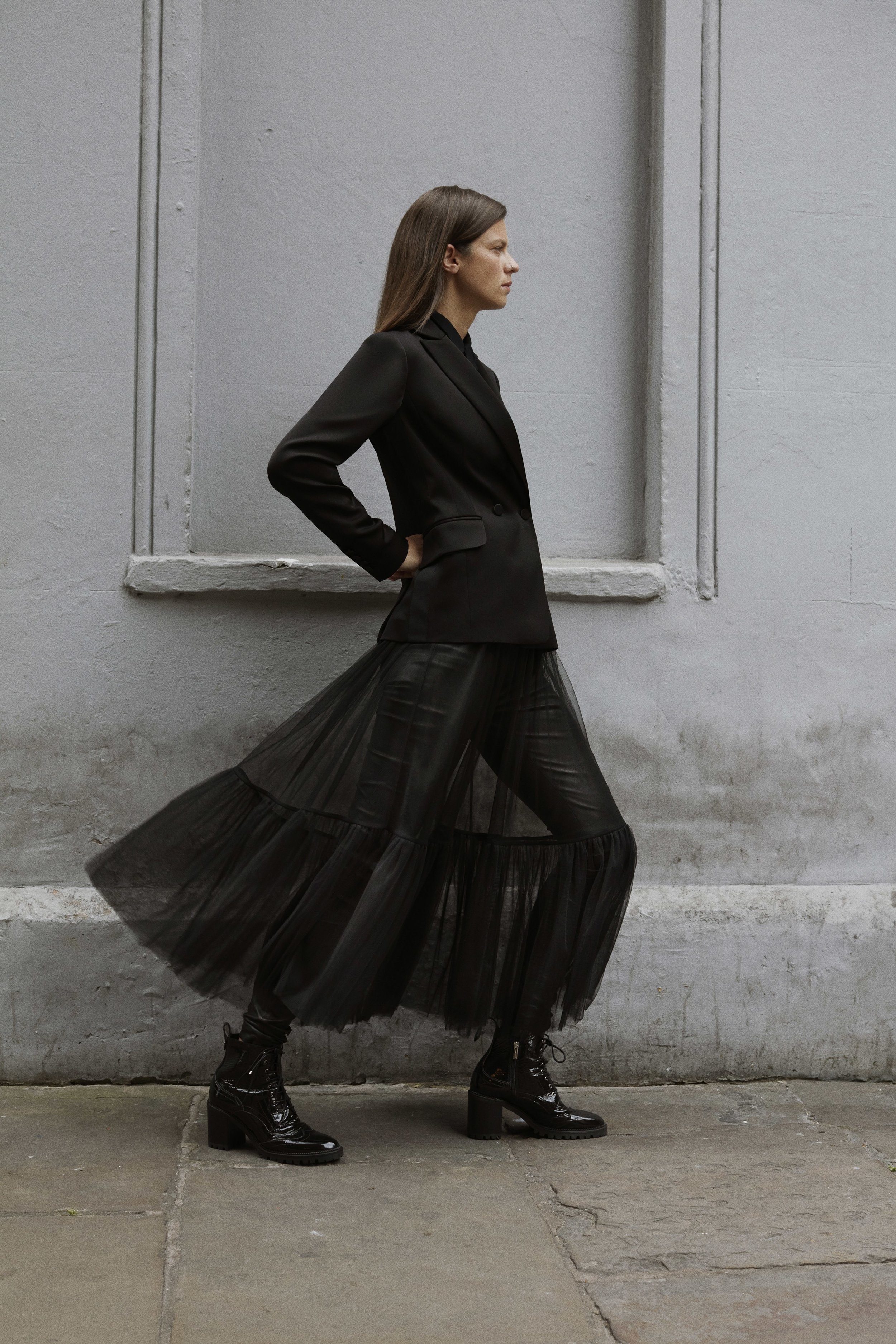 00006-osman-vogue-resort-2019-pr.jpg