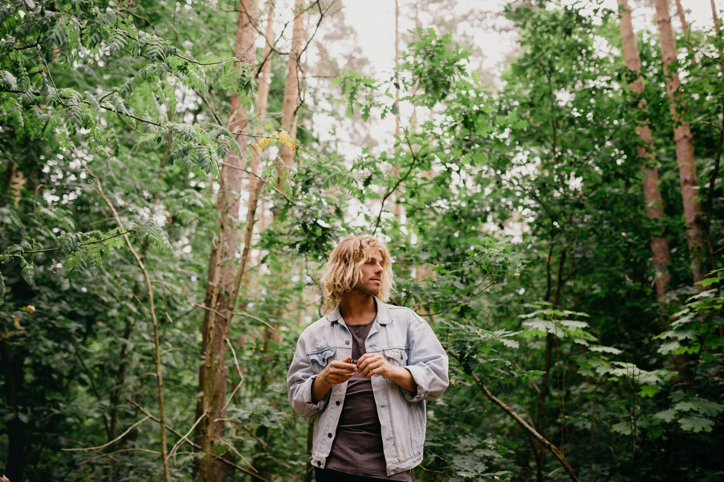 EXCLUSIVE: Kim Churchill Premieres ‘After the Sun’ Acoustic Video