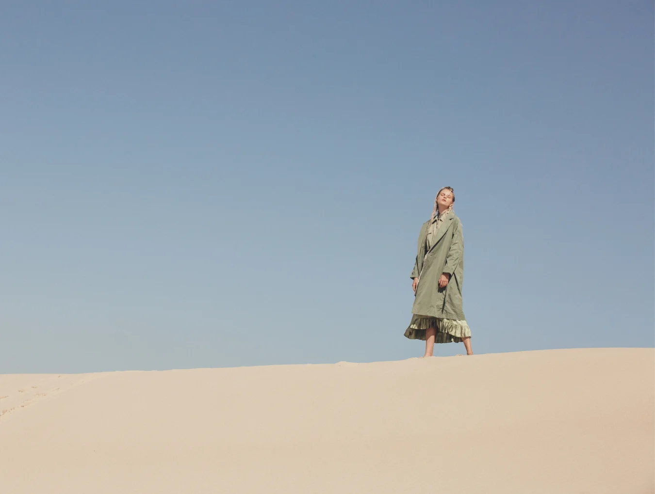 Shirt Zara, Short Jacket Zara, Trench Jac + Jack, Skirt Zara, Scarf Vintage