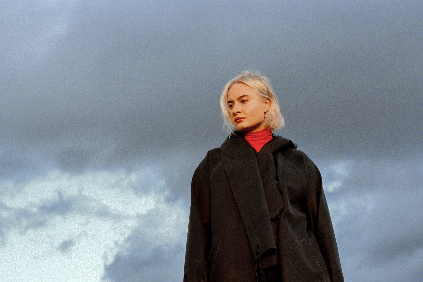 Läpsley on Her Sophomore Album Through Water 