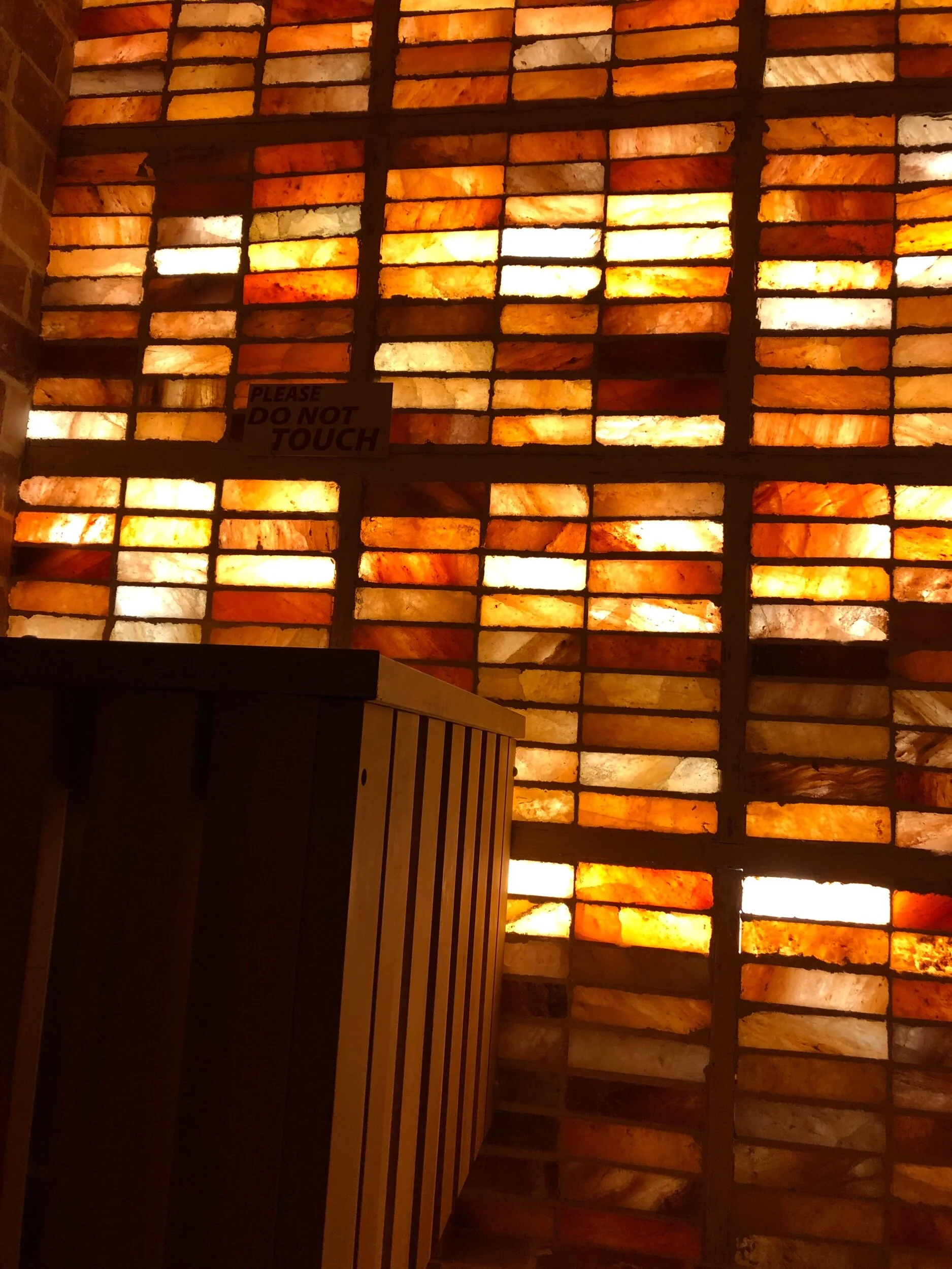 Attempted mediation in a salt rock spa
