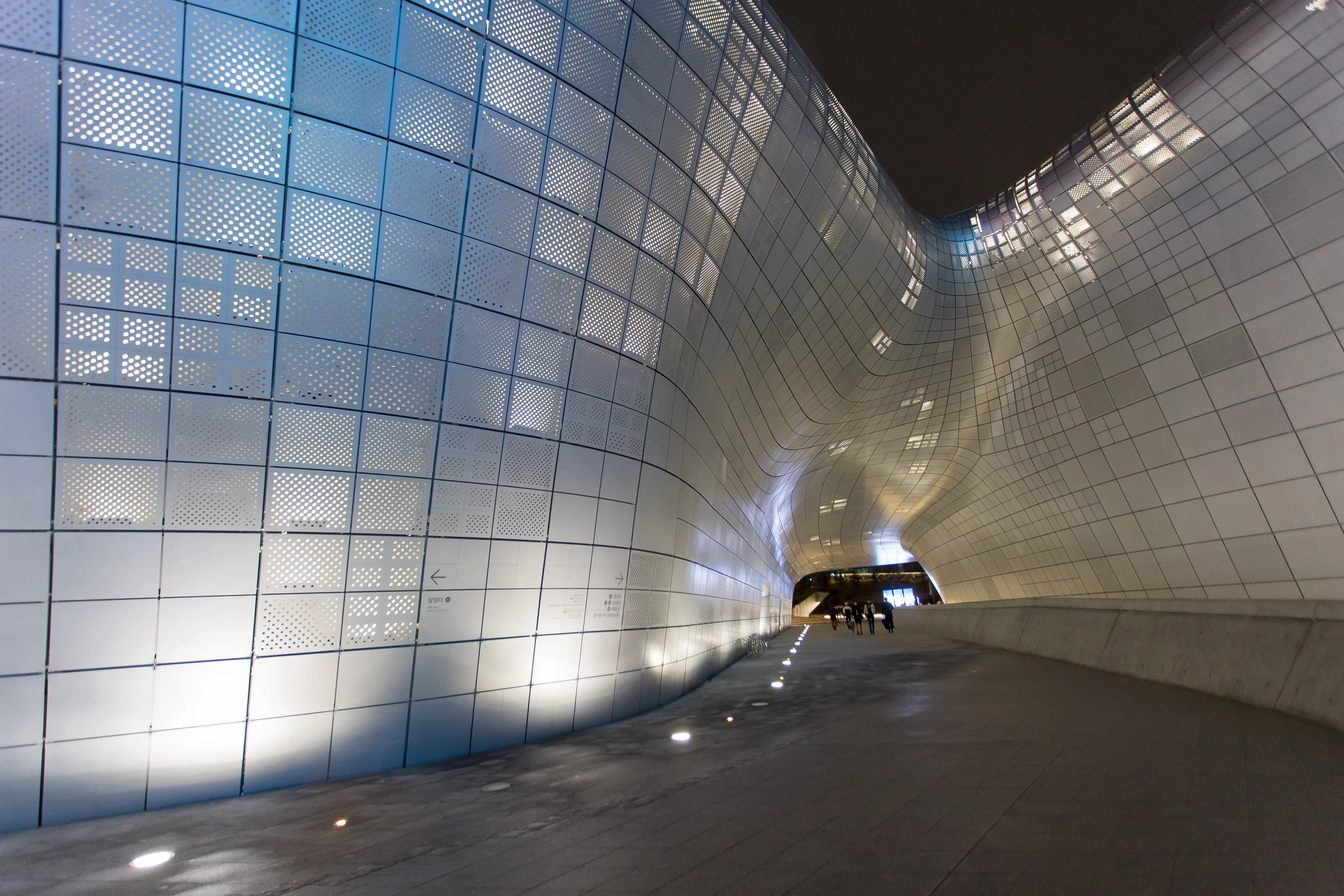 Dongdaemun Design Plaza, Seoul (2013)