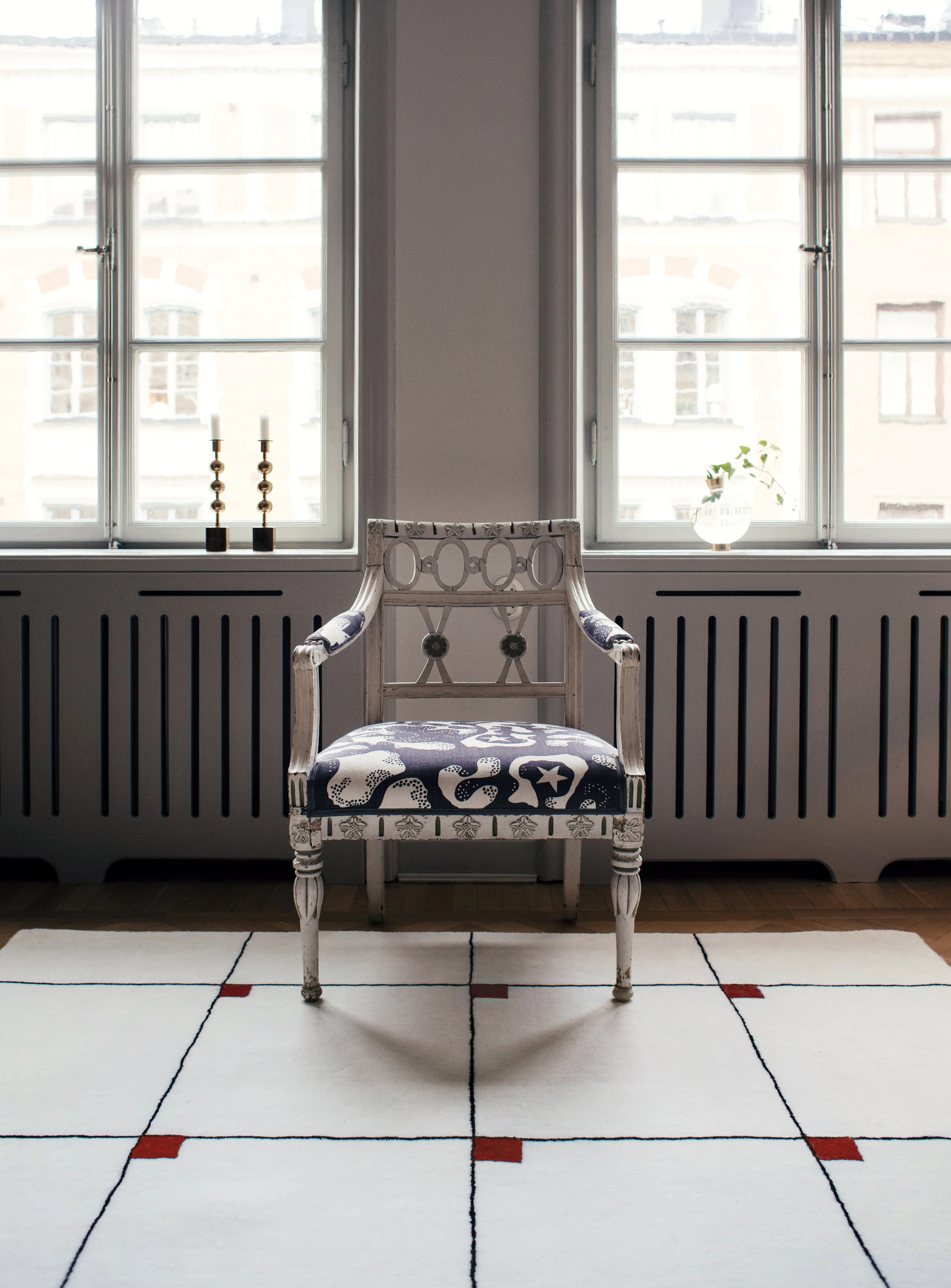Modern - Cream Modern meets antique.