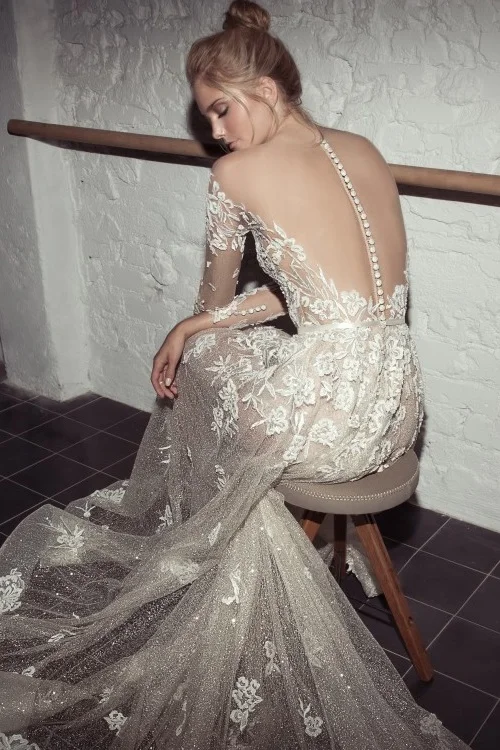 Exceptional details of the Lee Petra Grebenau ‘Karlie’ Gown