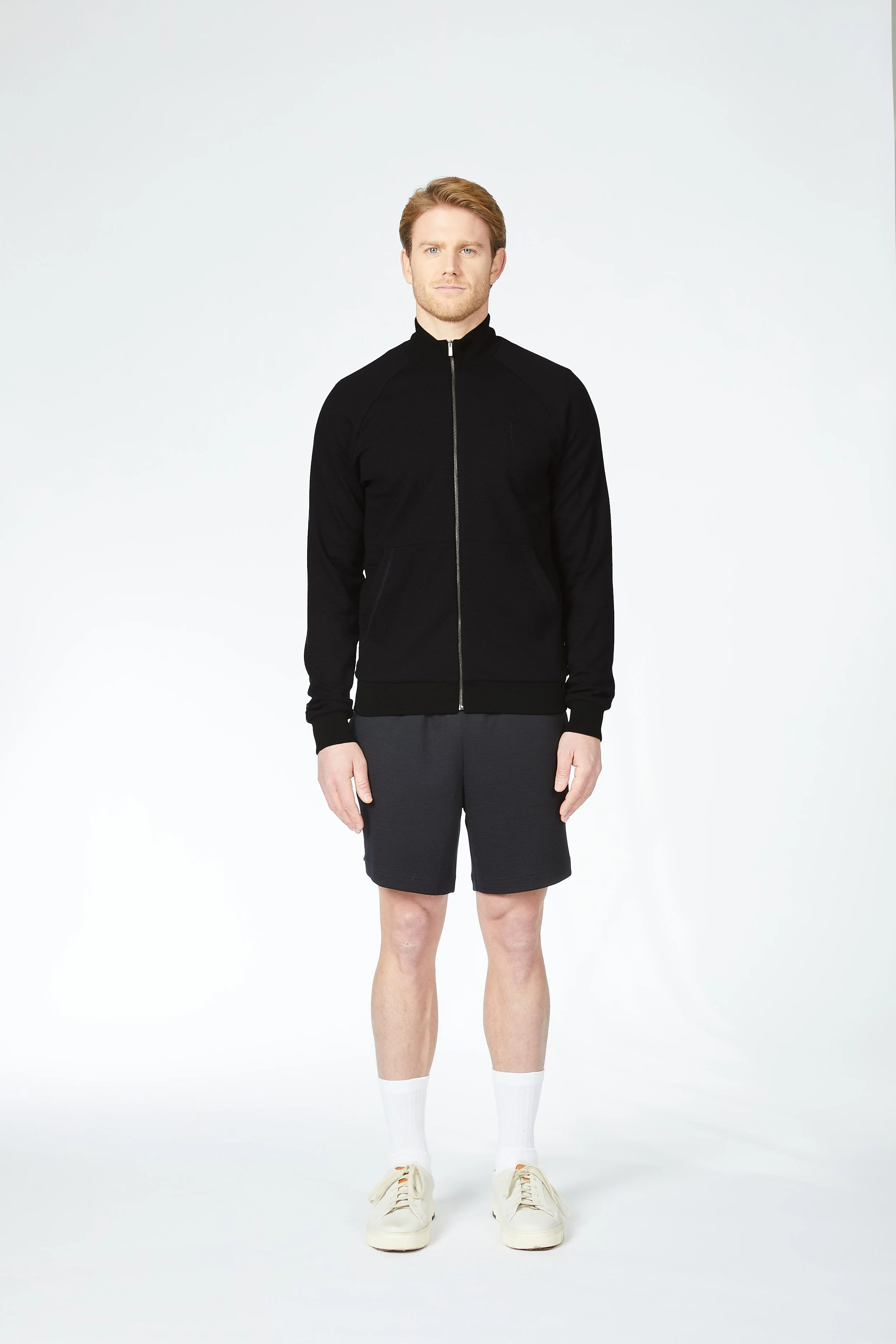 EMIUN_SS23_2303050216-black.jpg