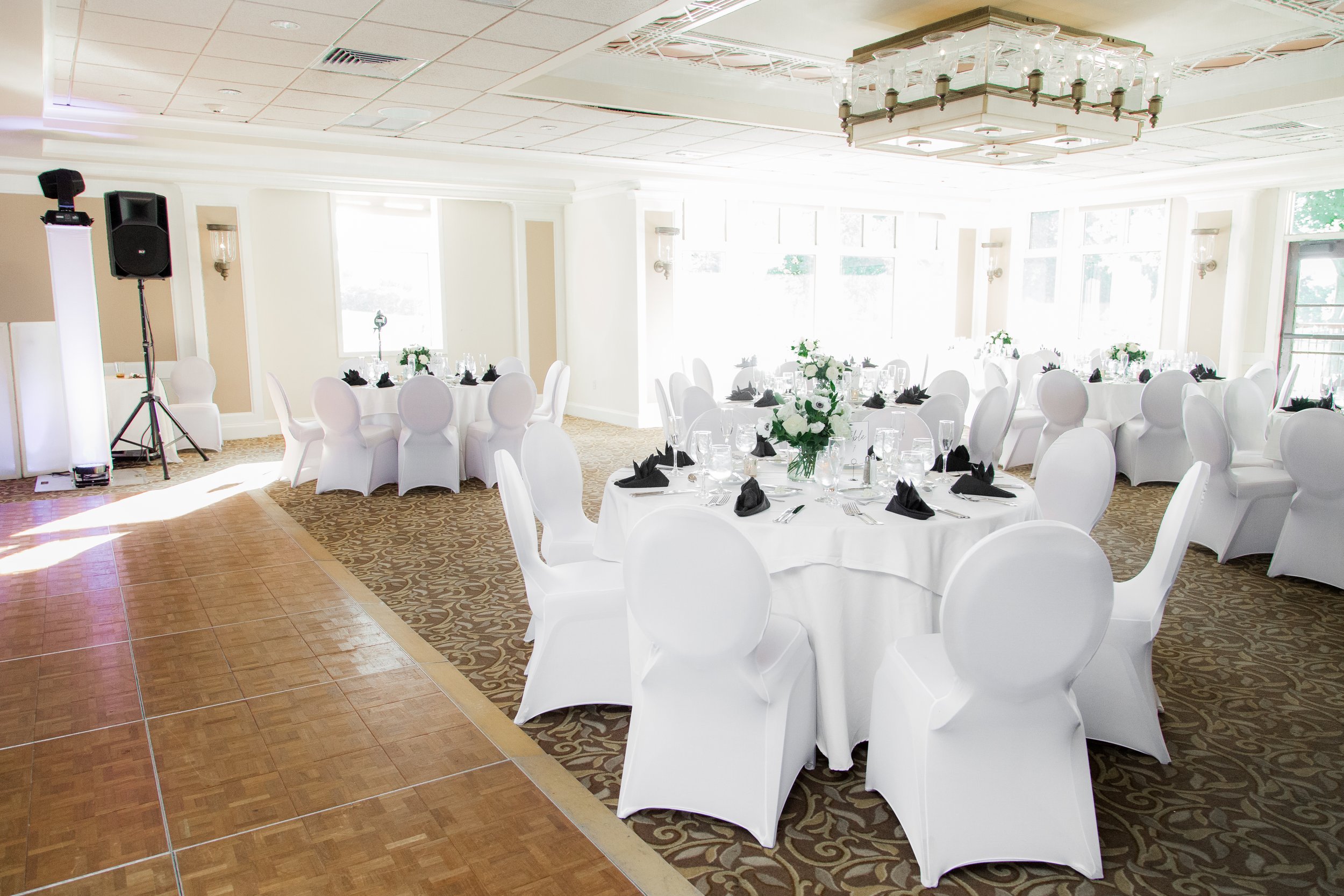 Raritan Valley Country Club Raritan, New Jersey August 2022 Photo Credit: The Meyer Photo + Video Group Planner: Smiling through Chaos