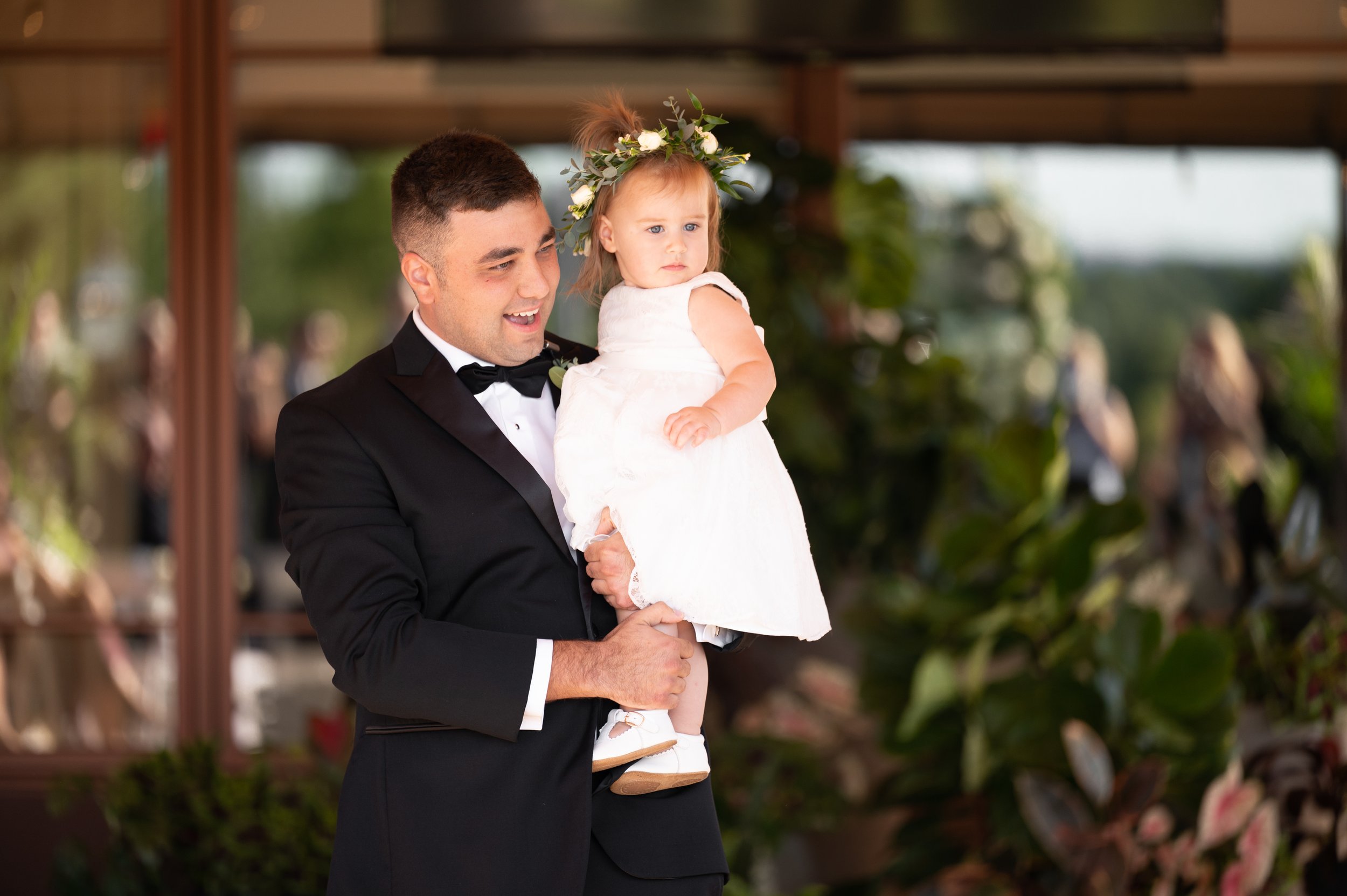 Raritan Valley Country Club Raritan, New Jersey August 2022 Photo Credit: The Meyer Photo + Video Group Planner: Smiling through Chaos