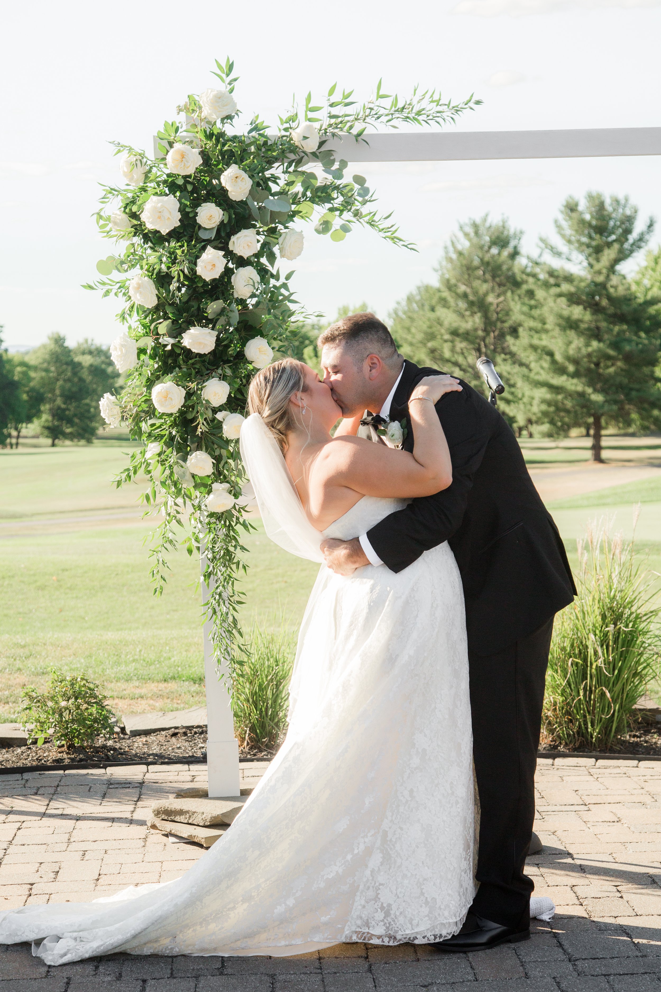 Raritan Valley Country Club Raritan, New Jersey August 2022 Photo Credit: The Meyer Photo + Video Group Planner: Smiling through Chaos