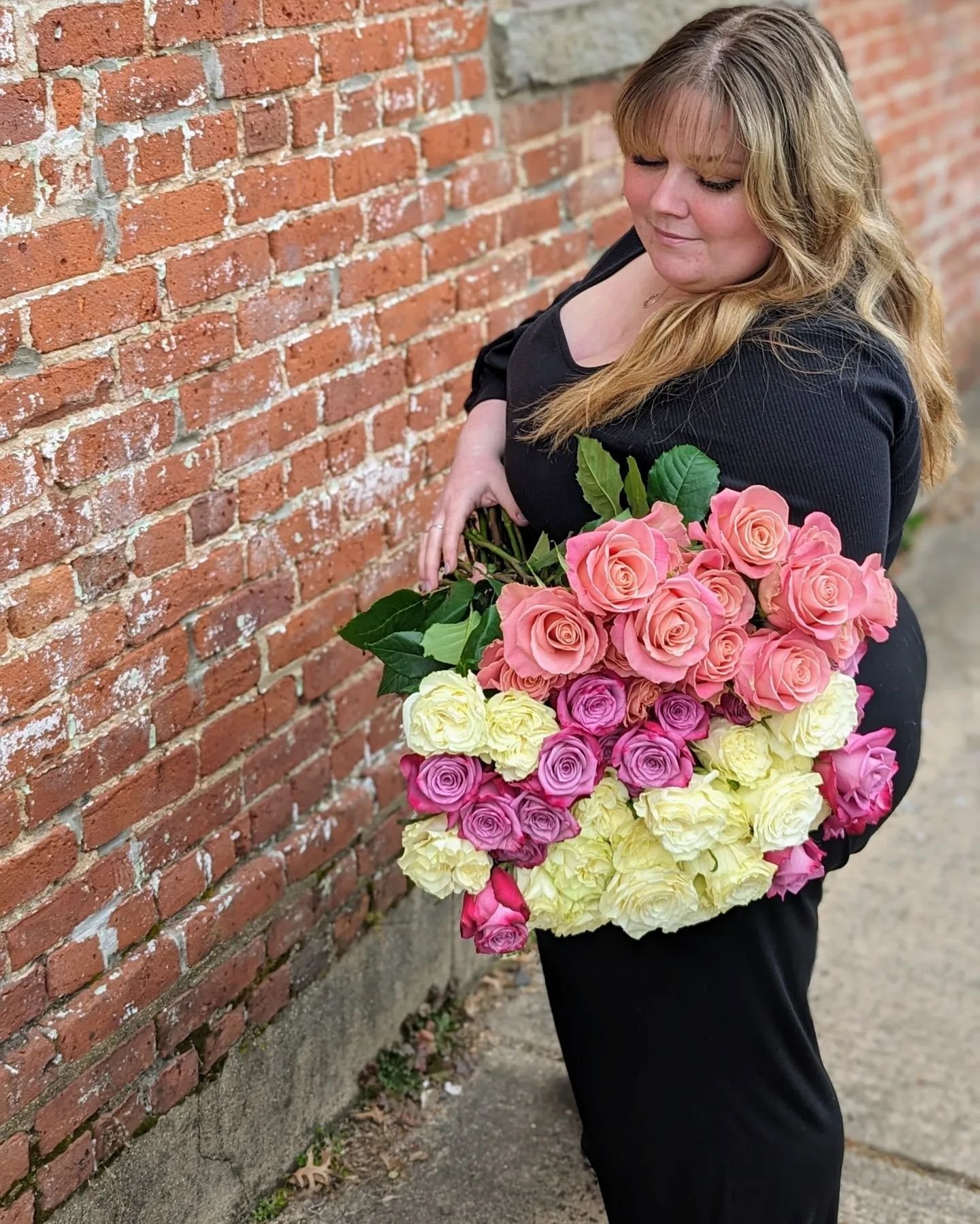 Screaming Happy Birthday to House of Blooms co-owner @danalynkane 🥳

Sending you all the love, abundance, and happiness for your next year around the sun 💜

#libraseason #happybirthday #floristsofinstagram #flowerfans #flowerpower #boss #gorgeous #