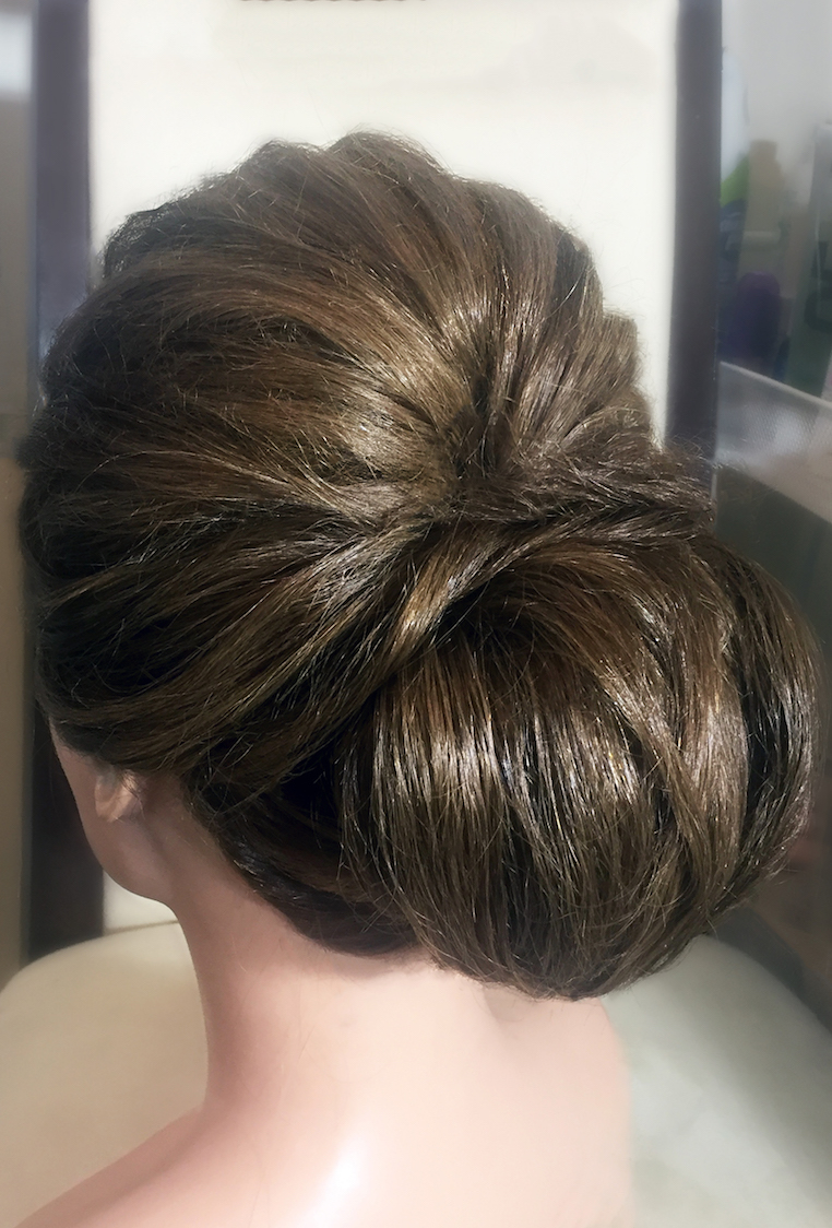 low-chignon-wedding-hair.jpg