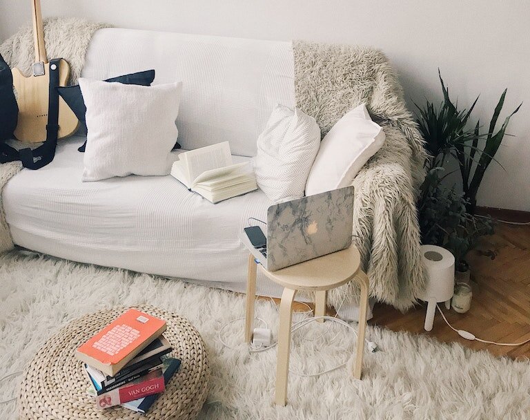How to Start (And Grow) a Side Hustle
