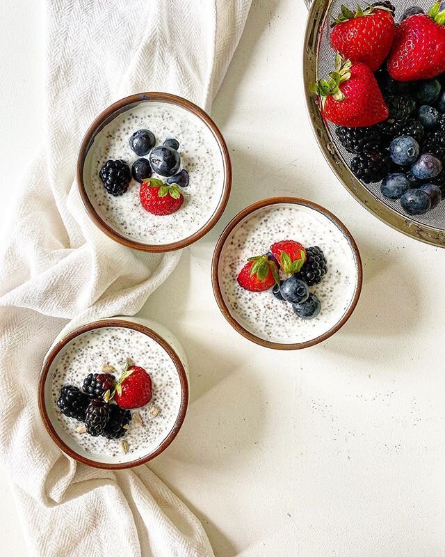 Ok, so I didn&rsquo;t technically bake it, but it is sweet! Honey + vanilla bean chia seed pudding 🍯🍓🍒This is the easiest brekkie&mdash; whisk oat milk, Greek yogurt, vanilla bean pods or extract, honey, and chia seeds and leave covered in the fri