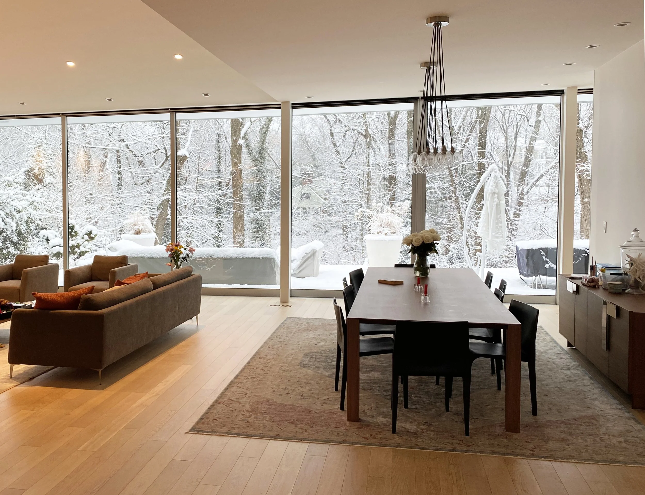 DINING ROOM VIEW 
