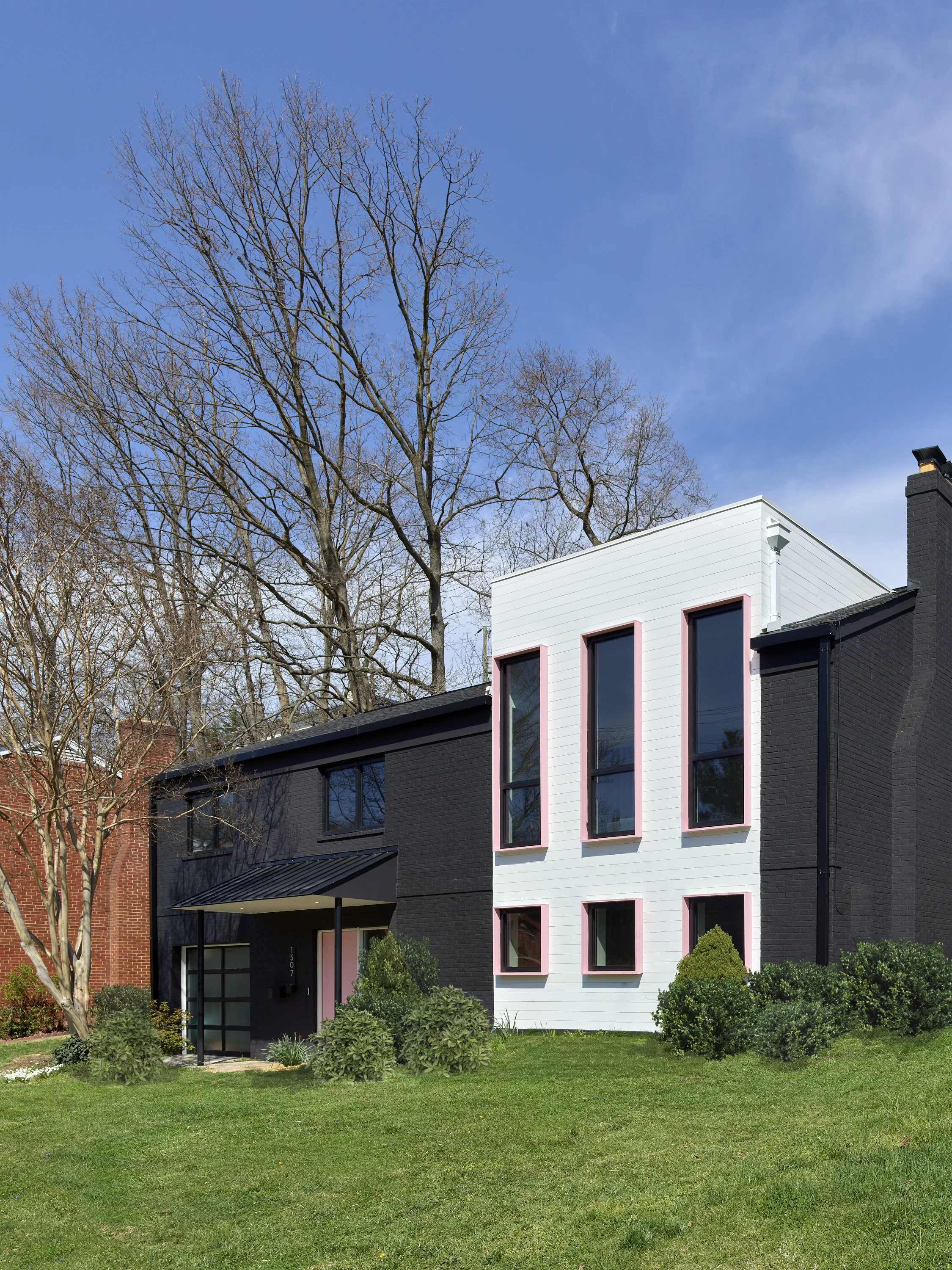 FRONT (photo Alan Karchmer)