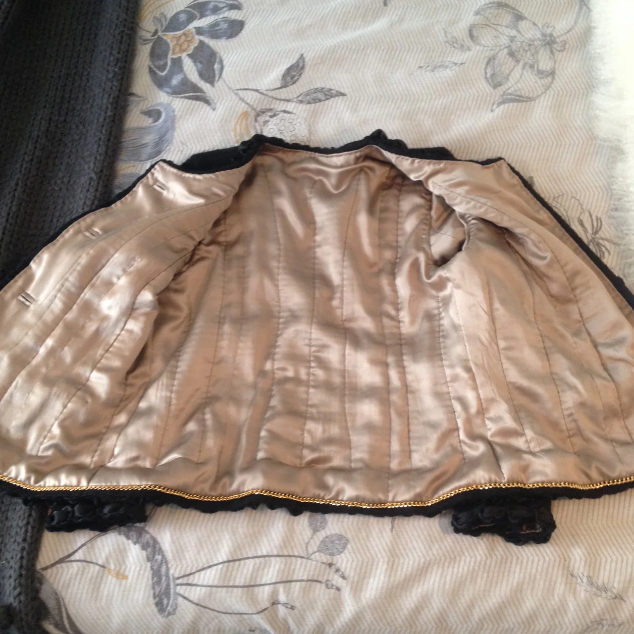 ChanelJacketFinishedInside.jpg