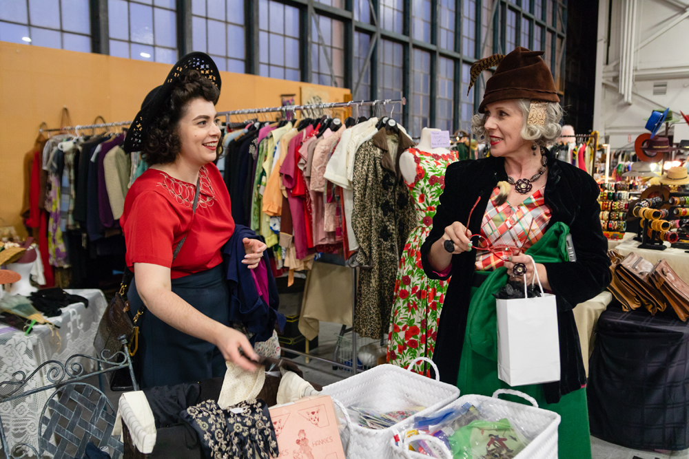 DAISY_COBY_2018_ALAMEDA_VINATAGE_FASHION_FAIRE_1120Resized.jpg