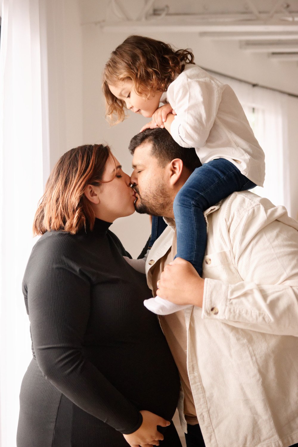 Vancouver, Washington Maternity Photographer — Vancouver, WA Family and Birth Photographer pic photo
