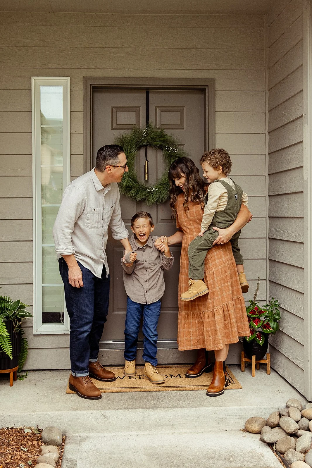 In Home Family Photo Sessions Vancouver Washington11.jpg