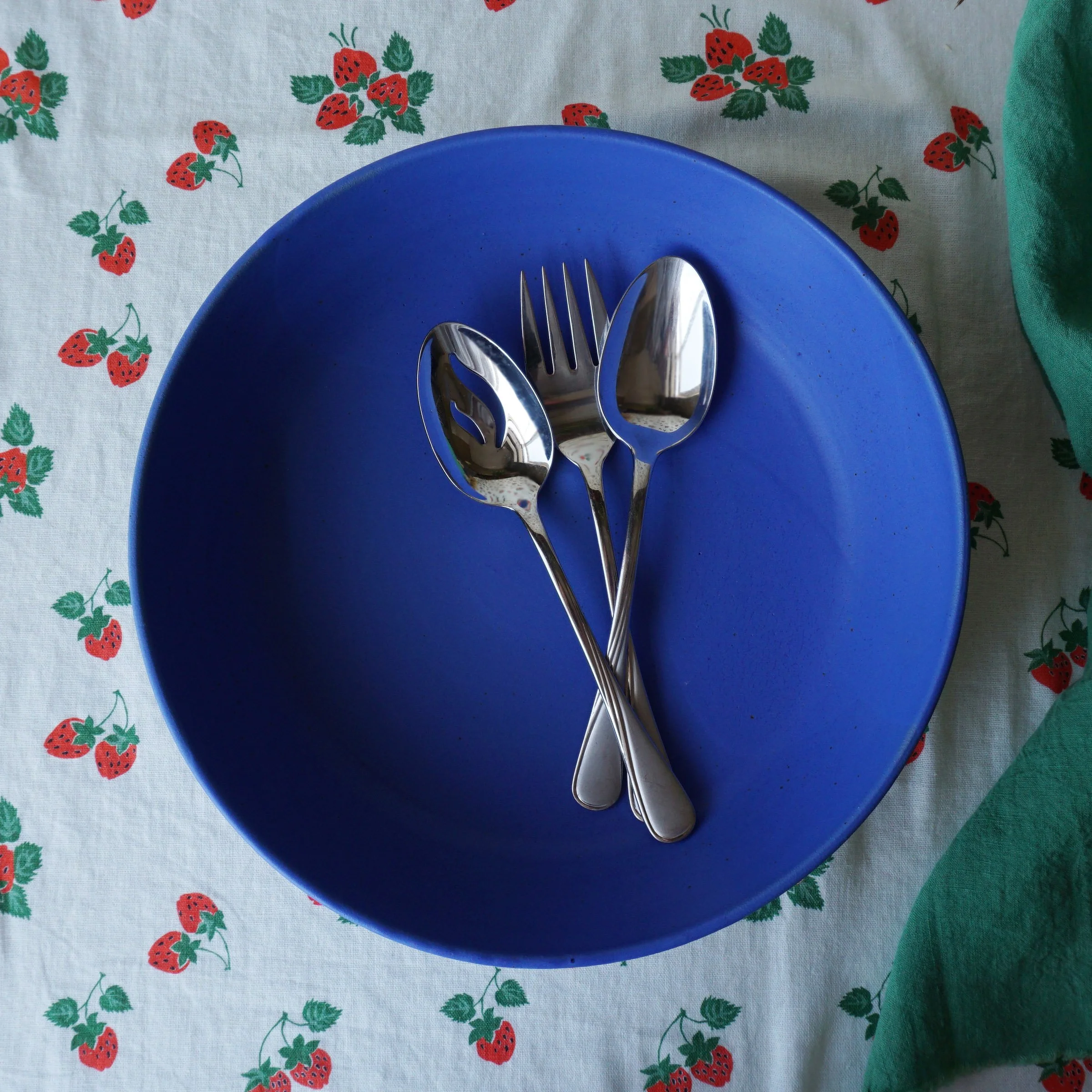 serving bowl_cobalt_2.jpg