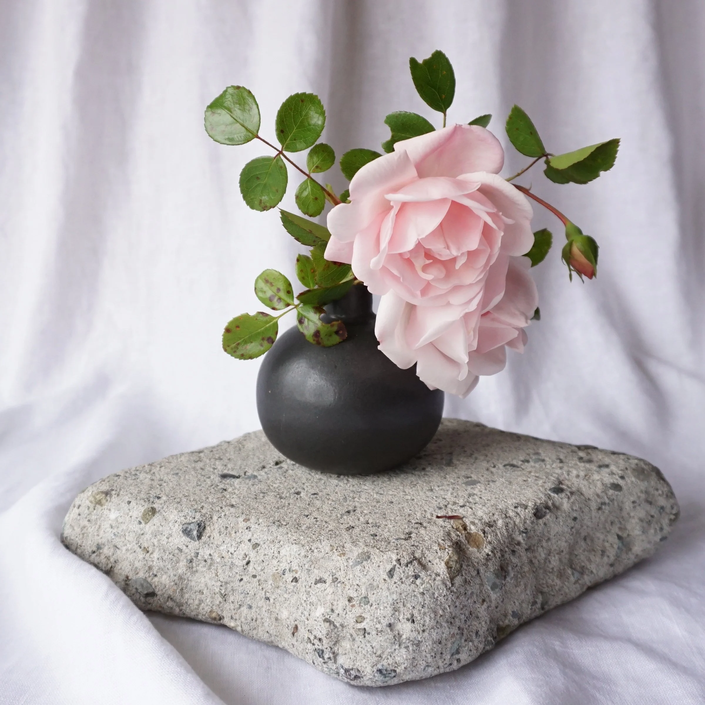 bud vase_onyx_1.jpg